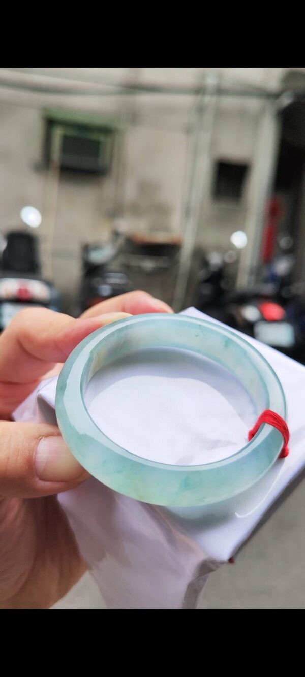 img_6771 ✨ 冰種藍水飄花 正圈手鐲
💚 天然緬甸玉A貨