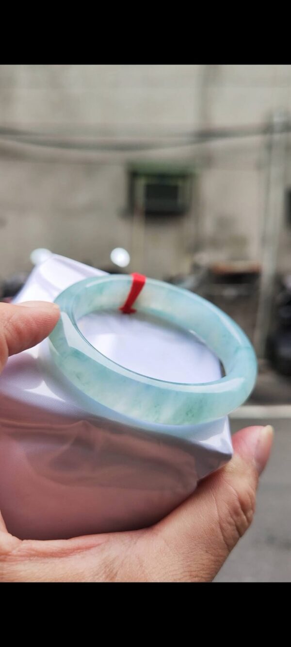 img_6775 ✨ 冰種藍水飄花 正圈手鐲
💚 天然緬甸玉A貨