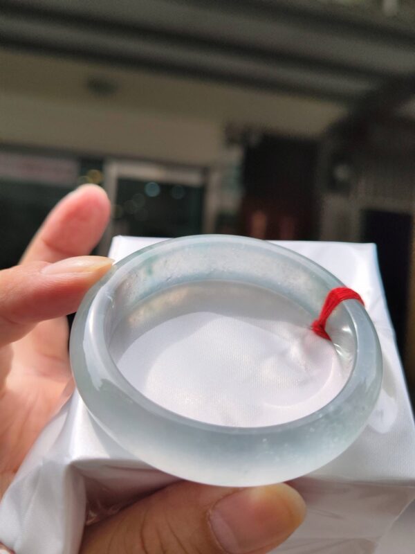 ✨ 木拿場口 頂級放光玻璃種 正圈手鐲

💚 天然緬甸玉A貨