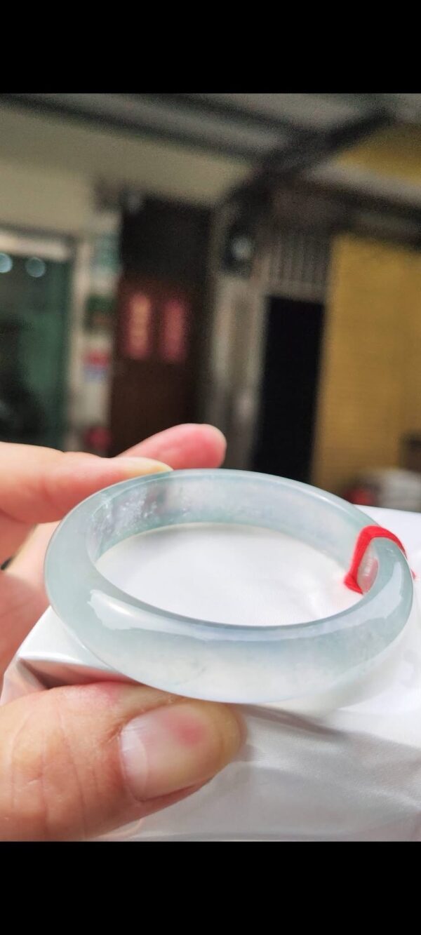 ✨ 木拿場口 頂級放光玻璃種 正圈手鐲

💚 天然緬甸玉A貨