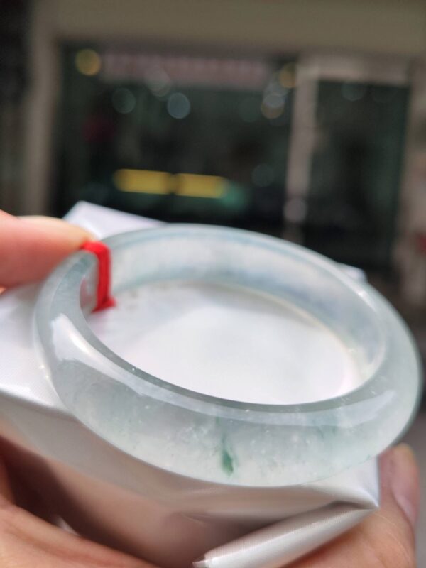 ✨ 木拿場口 頂級放光玻璃種 正圈手鐲

💚 天然緬甸玉A貨