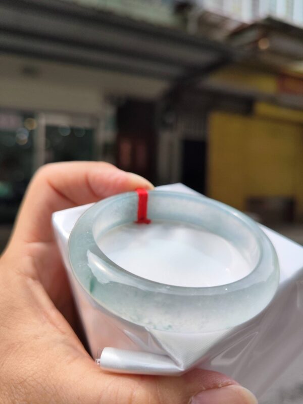 ✨ 木拿場口 頂級放光玻璃種 正圈手鐲

💚 天然緬甸玉A貨