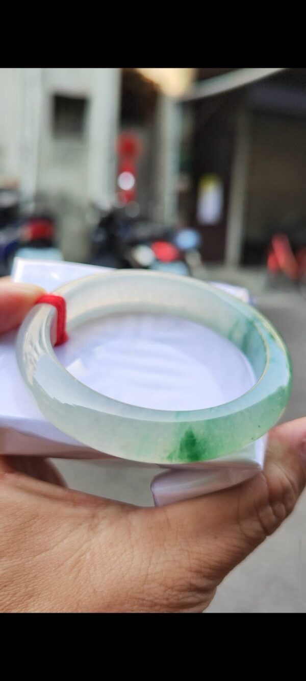 ✨ 木拿場口 頂級放光玻璃種飄綠花 正圈厚庄手鐲