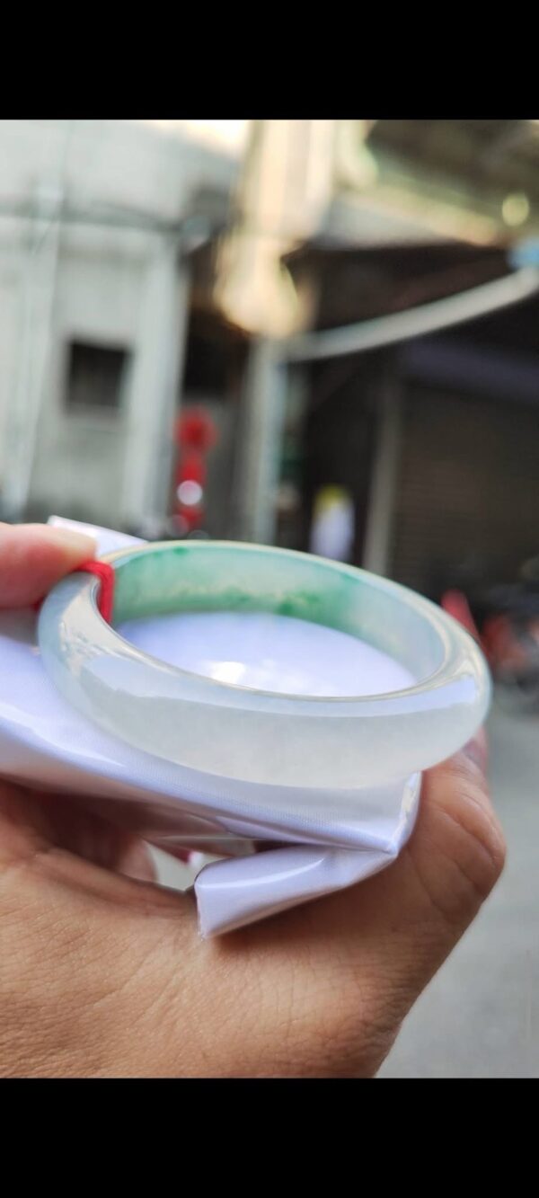 ✨ 木拿場口 頂級放光玻璃種飄綠花 正圈厚庄手鐲