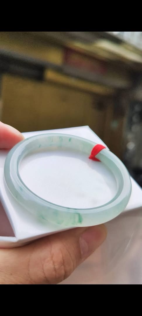 🌸  冰種飄花正圈圓骨手鐲  天然緬甸玉A貨 🌸