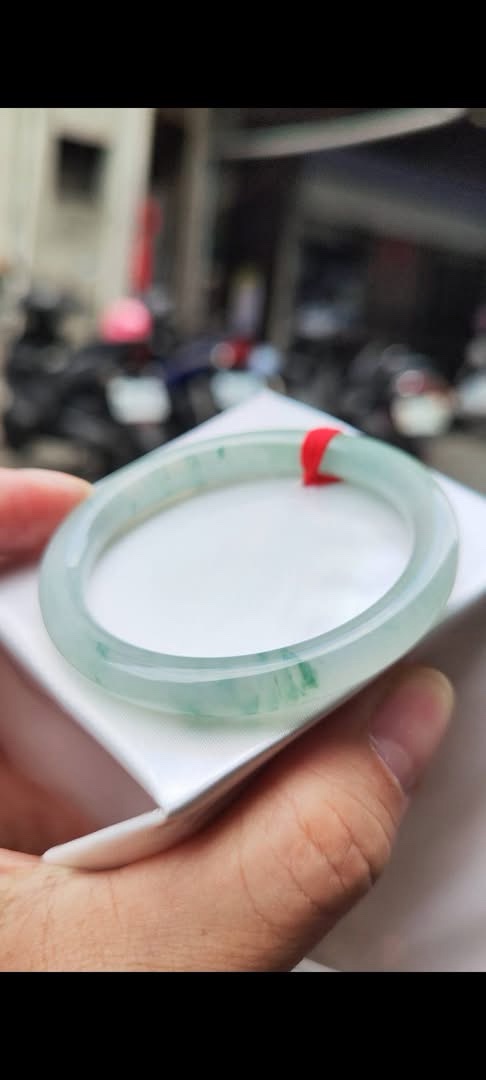🌸  冰種飄花正圈圓骨手鐲  天然緬甸玉A貨 🌸