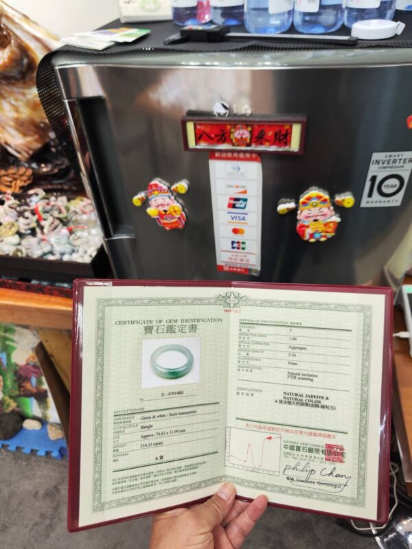 ✨   冰種飄陽綠 正圈厚庄手鐲

💚 天然緬甸玉A貨