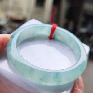 ✨   冰種藍水飄花 正圈手鐲

💚 天然緬甸玉A貨