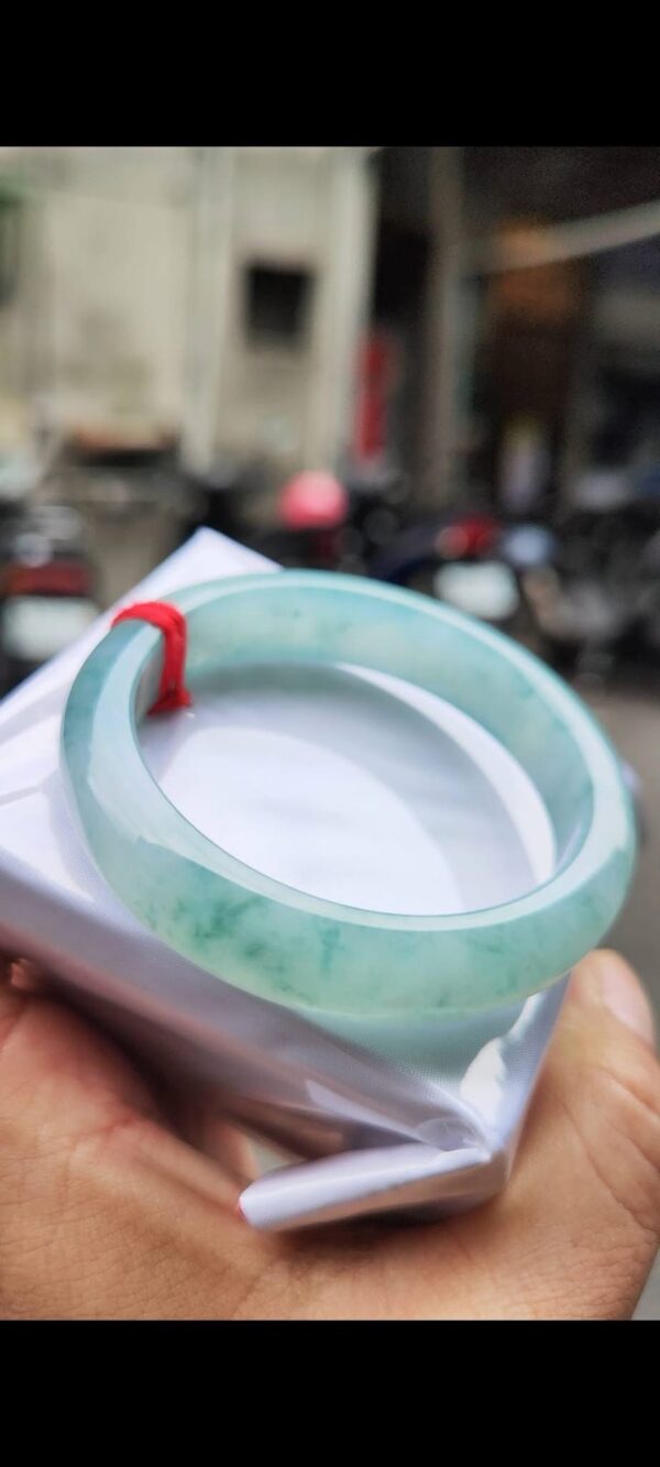 ✨   冰種藍水飄花 正圈手鐲

💚 天然緬甸玉A貨