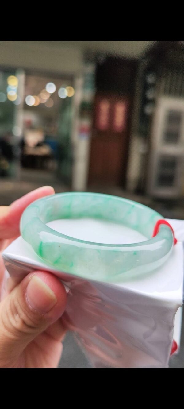 ✨  玻璃種飄綠 正圈寬版手鐲💚 天然緬甸玉A貨