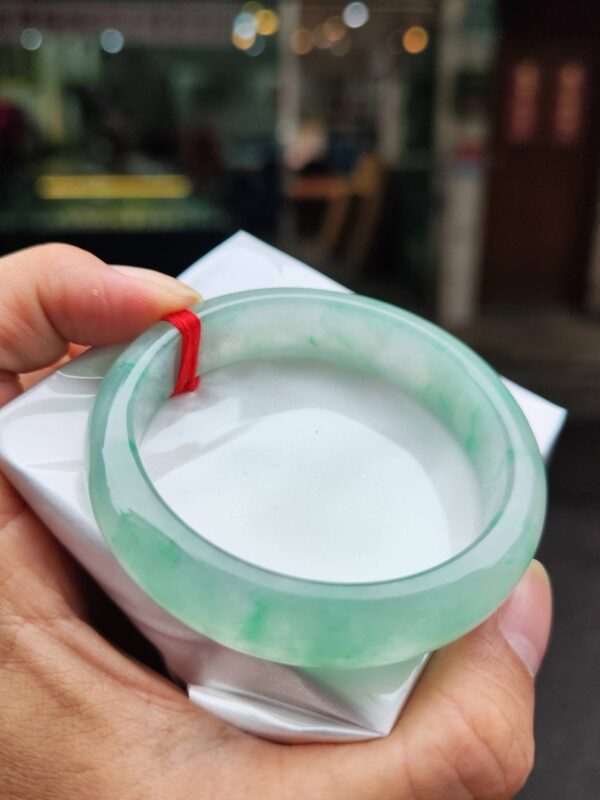 ✨  玻璃種飄綠 正圈寬版手鐲💚 天然緬甸玉A貨