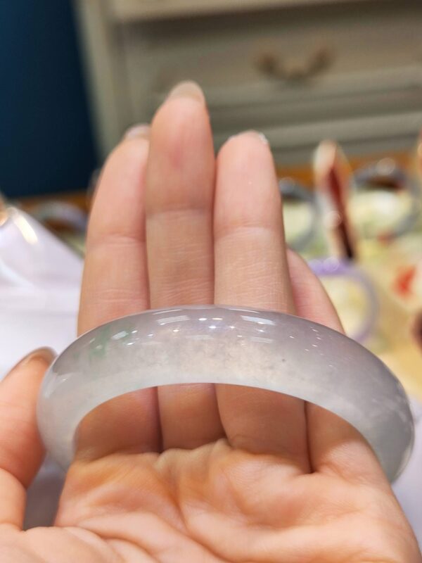 ✨  木拿頂級放光玻璃種 正圈厚庄寬版手鐲

💚 天然緬甸玉A貨