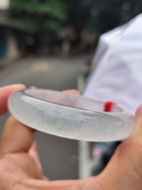 ✨  木拿頂級放光玻璃種 正圈厚庄寬版手鐲

💚 天然緬甸玉A貨