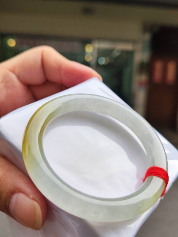 img_7785 ✨ 飄蜜黃放光玻璃種正圈圓骨手鐲
💚 天然緬甸玉A貨