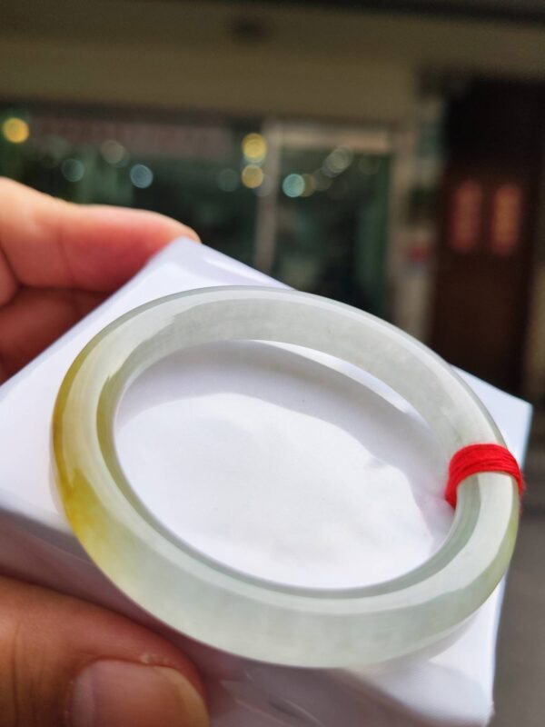 img_7786 ✨ 飄蜜黃放光玻璃種正圈圓骨手鐲
💚 天然緬甸玉A貨