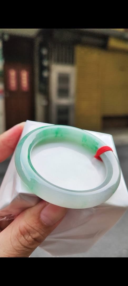 img_7798 ✨ 冰芙蓉種飄陽綠 正圈手鐲
💚 天然緬甸玉A貨