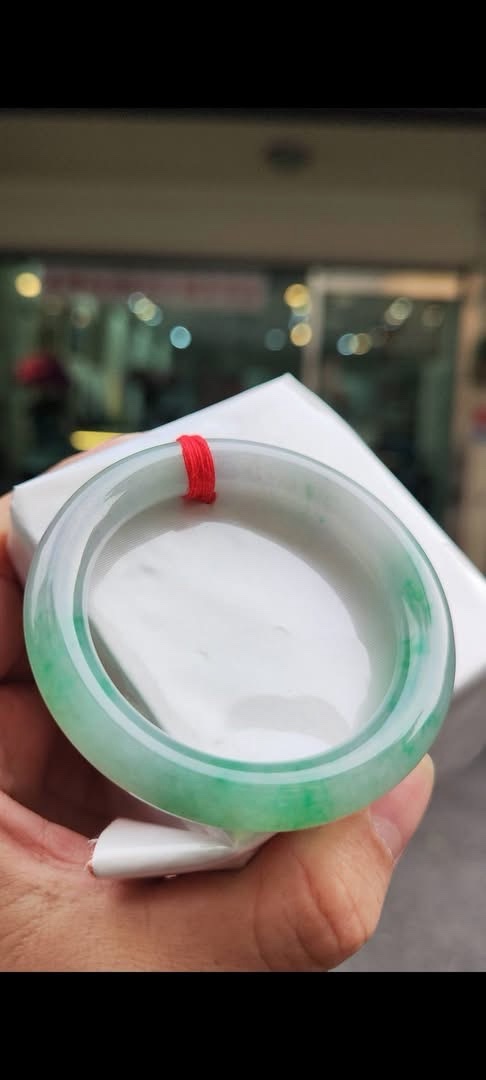 img_7799 ✨ 冰芙蓉種飄陽綠 正圈手鐲
💚 天然緬甸玉A貨