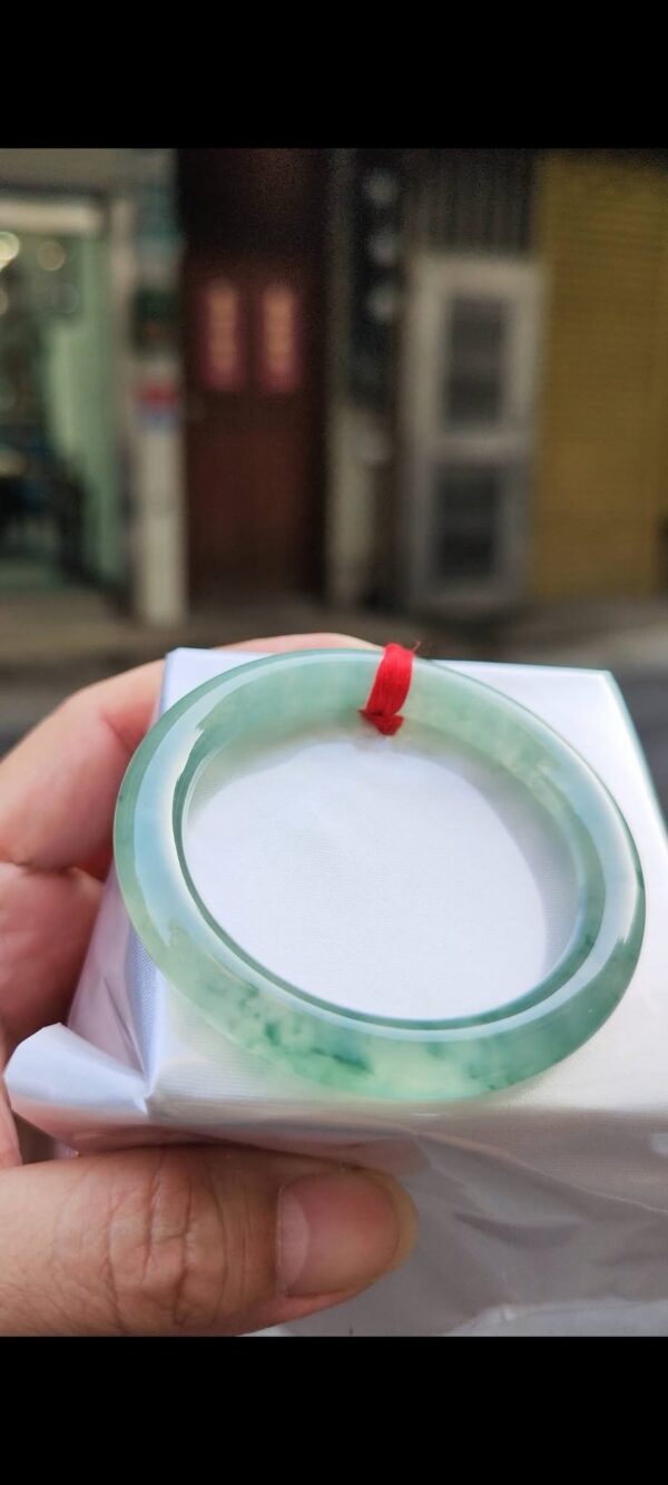 ✨ 放光玻璃種飄綠花 正圈圓骨手鐲