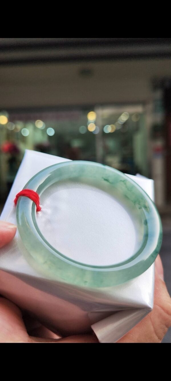 ✨ 放光玻璃種飄綠花 正圈圓骨手鐲