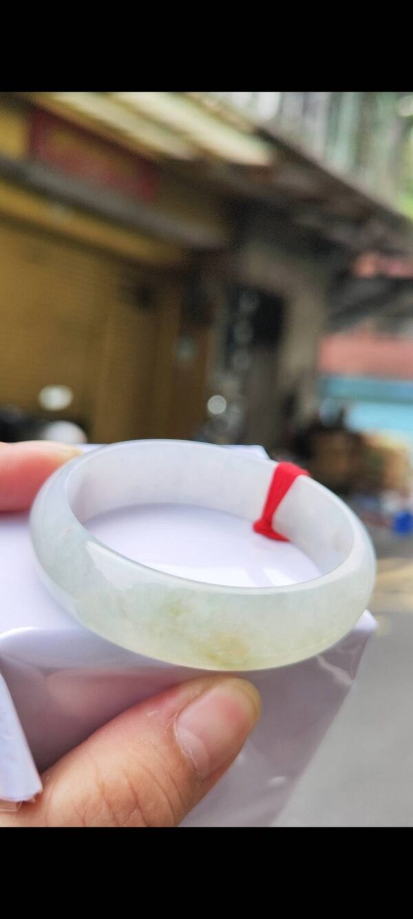 ✨ 冰種飄淡蜜黃寬版 正圈手鐲

💚 天然緬甸玉A貨