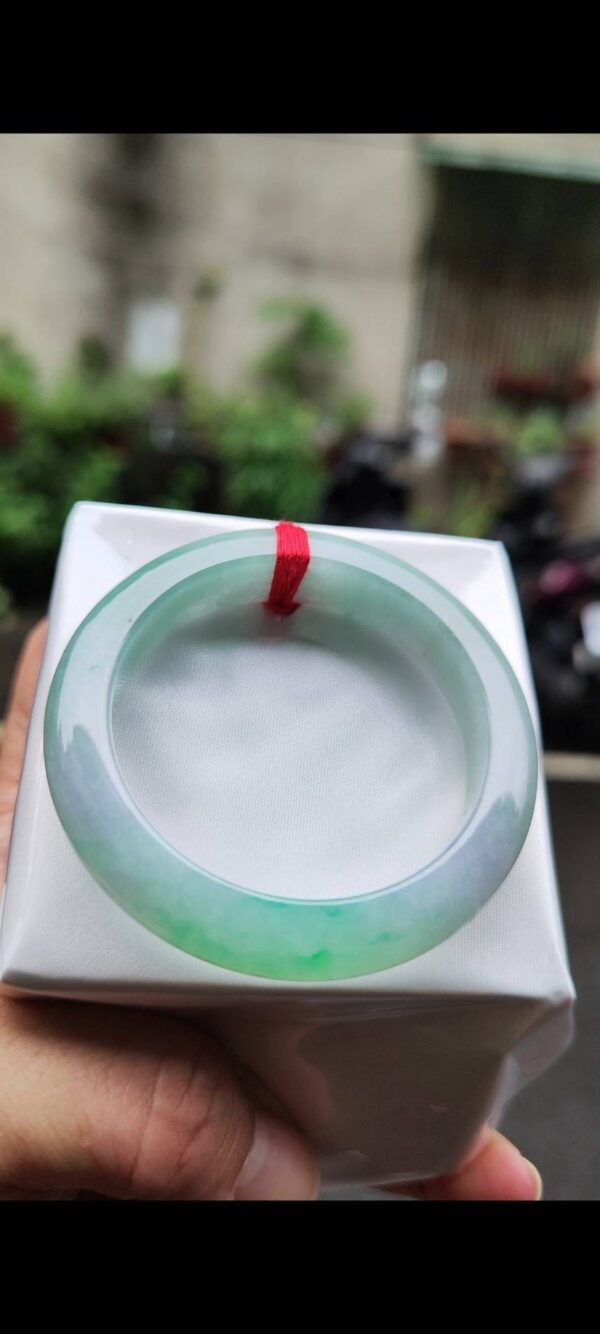 ✨  飄陽綠 正圈厚庄手鐲

💚 天然緬甸玉A貨