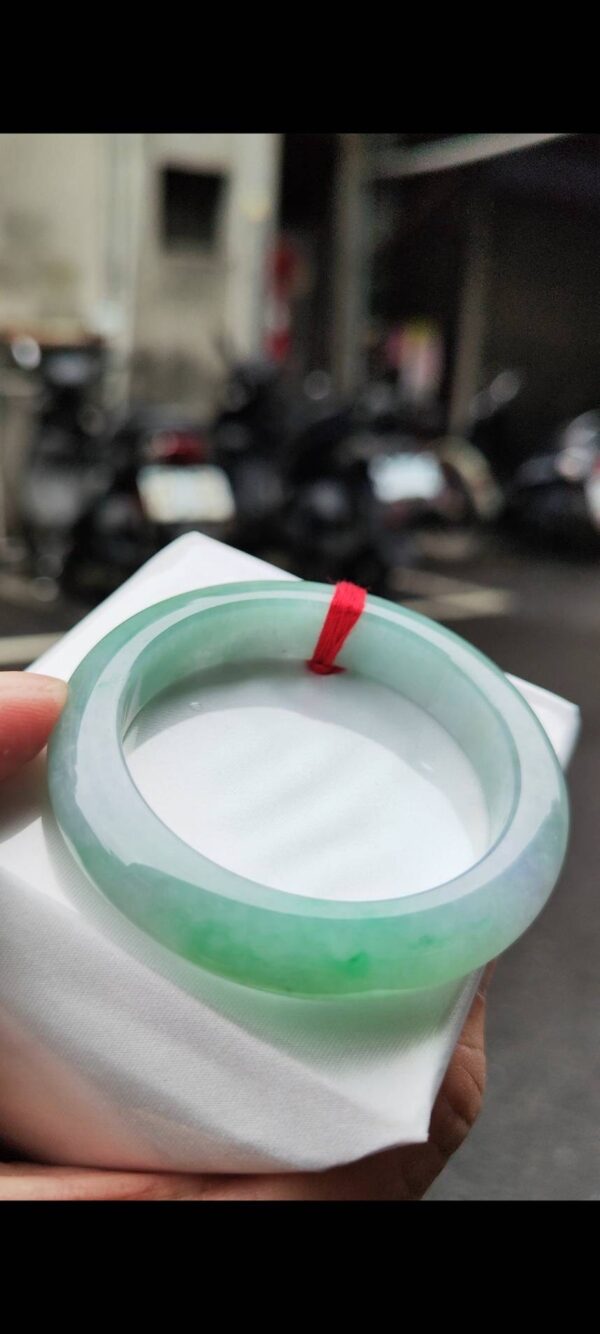 ✨  飄陽綠 正圈厚庄手鐲

💚 天然緬甸玉A貨
