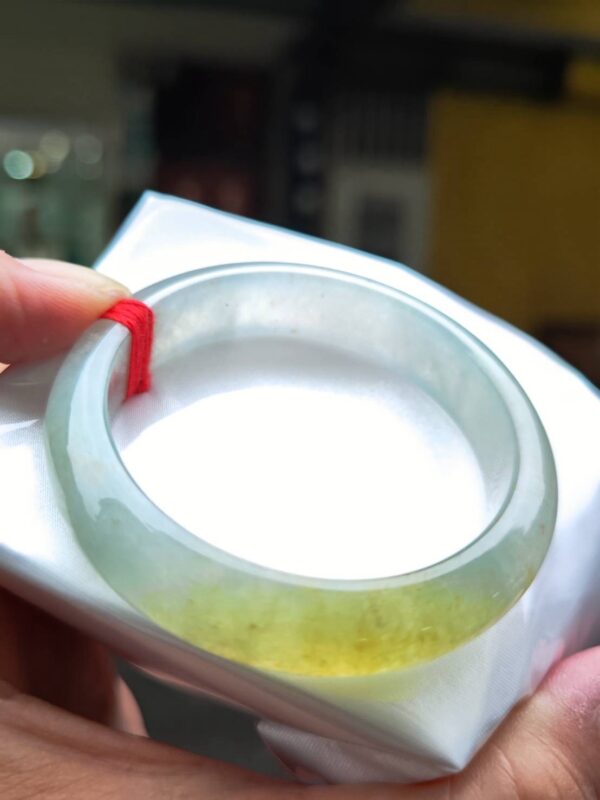 ✨ 冰玻種飄蜜黃 正圈手鐲

💚 天然緬甸玉A貨