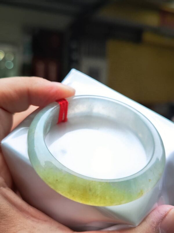 ✨ 冰玻種飄蜜黃 正圈手鐲

💚 天然緬甸玉A貨