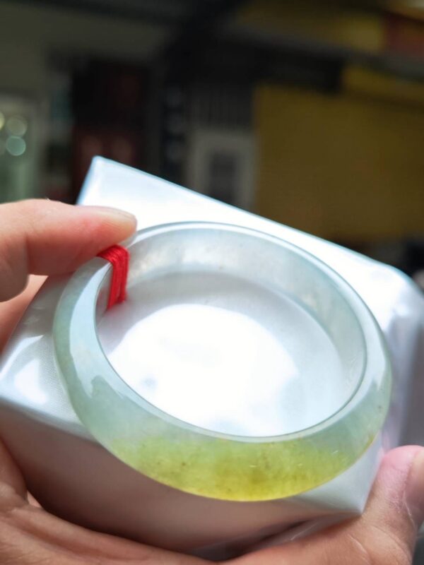 ✨ 冰玻種飄蜜黃 正圈手鐲

💚 天然緬甸玉A貨