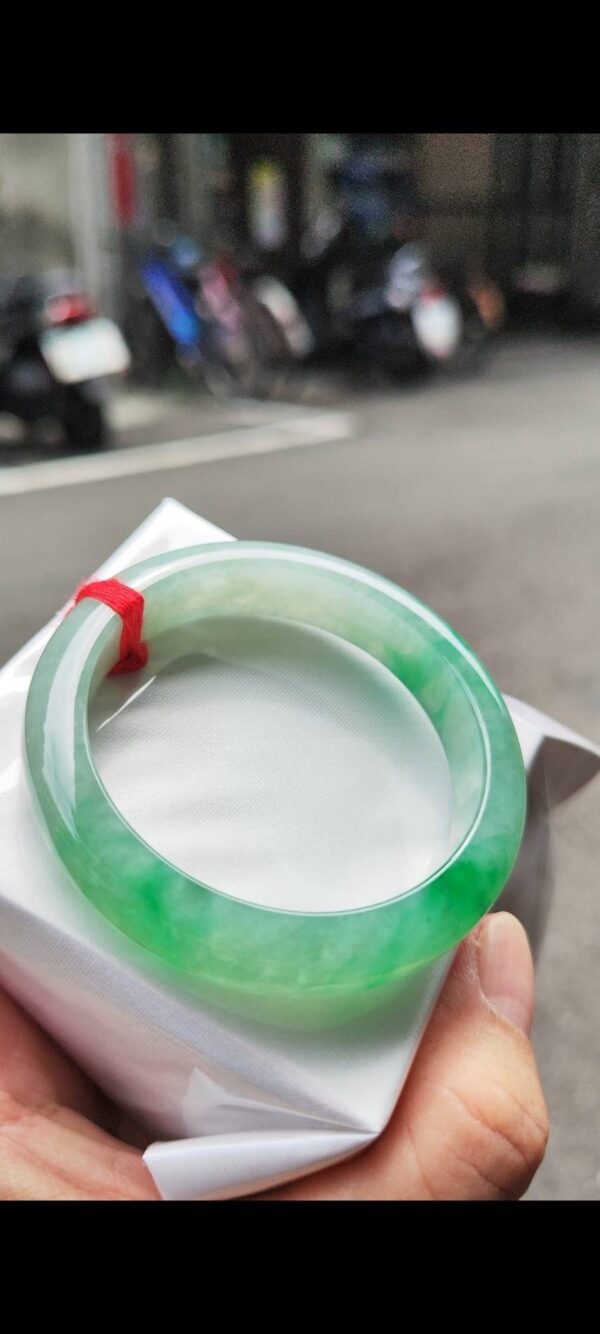 img_0171-2 ✨ 冰透飄陽綠 正圈厚庄手鐲💚 天然緬甸玉A貨