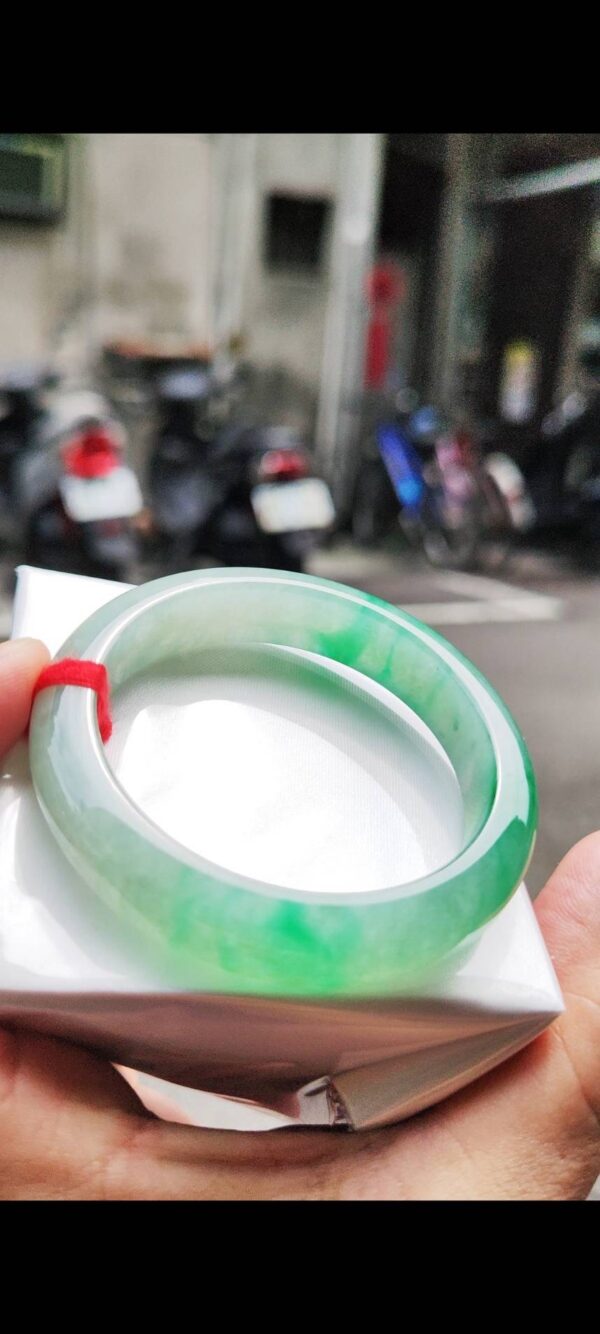img_0173-2 ✨ 冰透飄陽綠 正圈厚庄手鐲💚 天然緬甸玉A貨