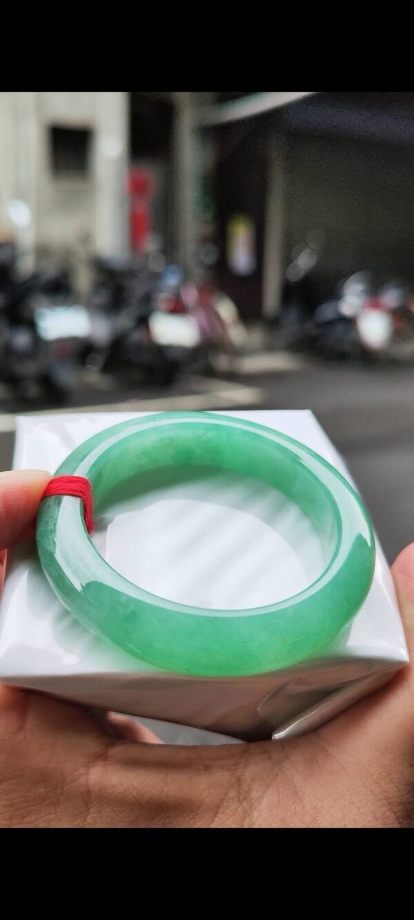 ✨   滿綠 正圈厚庄手鐲

💚 天然緬甸玉A貨