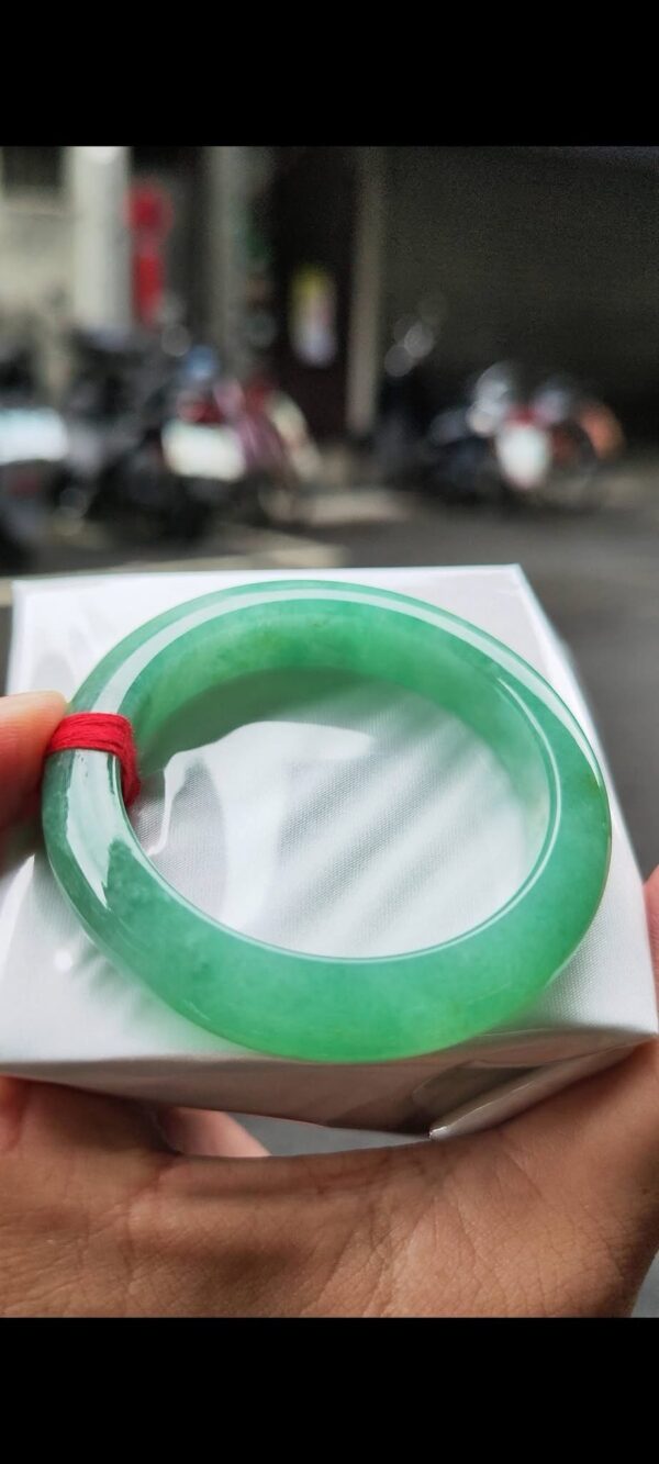 ✨   滿綠 正圈厚庄手鐲

💚 天然緬甸玉A貨