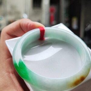 三彩飄陽綠 正圈手鐲

💚 天然緬甸玉A貨