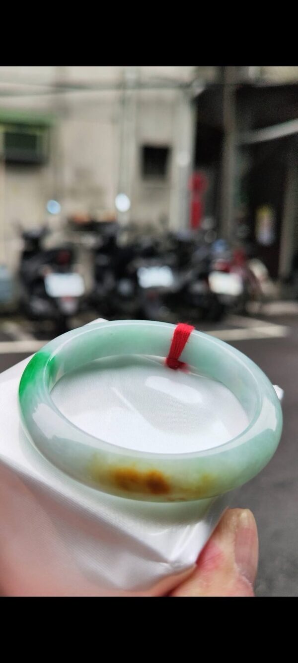 img_0677-2 三彩飄陽綠 正圈手鐲
💚 天然緬甸玉A貨