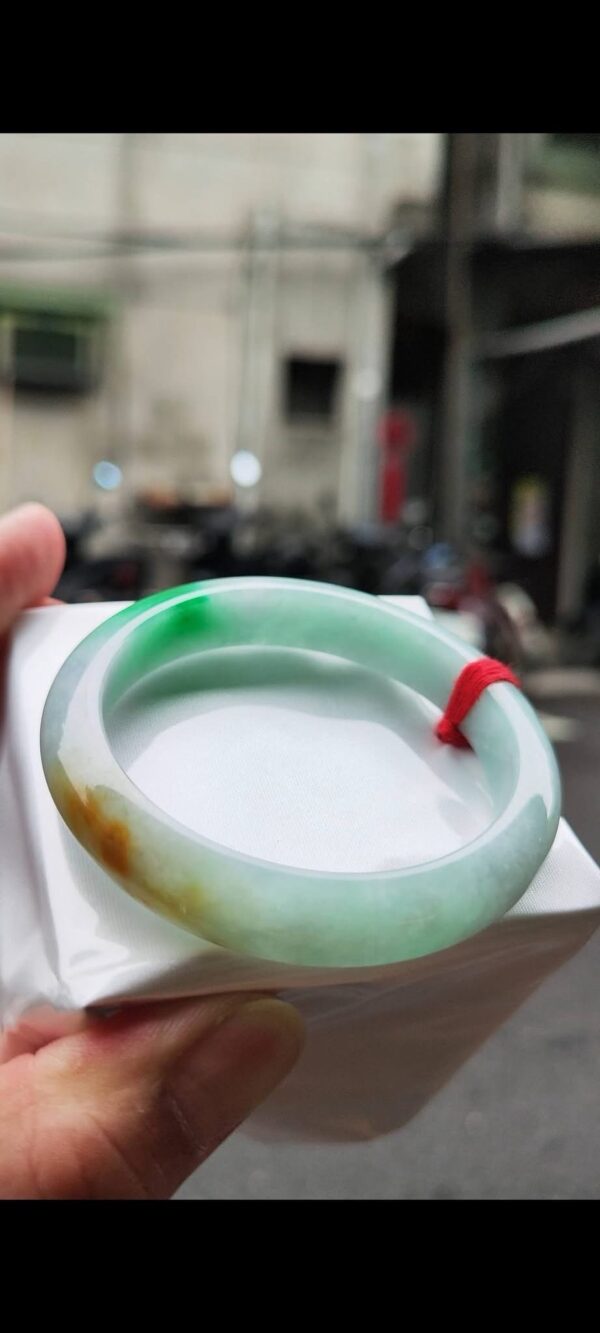 img_0678-2 三彩飄陽綠 正圈手鐲
💚 天然緬甸玉A貨