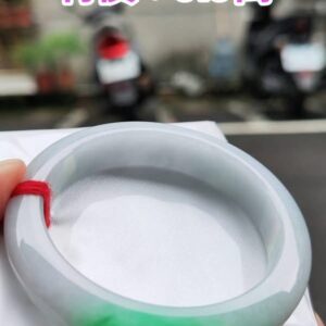 ✨   飄陽綠白底青 正圈厚庄手鐲

💚 天然緬甸玉A貨