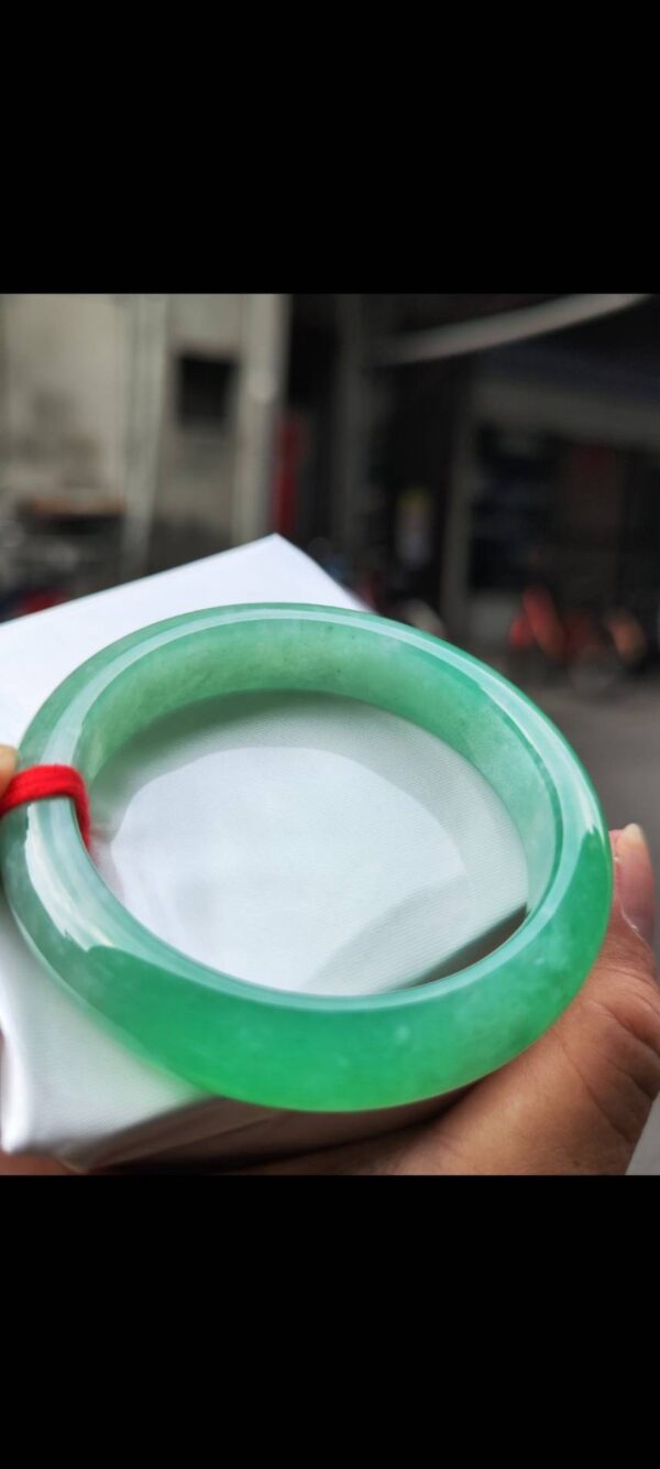 img_9785-3 ✨ 冰種飄陽綠 正圈手鐲
💚 天然緬甸玉A貨