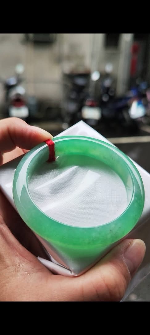 ✨ 冰種飄陽綠 正圈手鐲💚 天然緬甸玉A貨