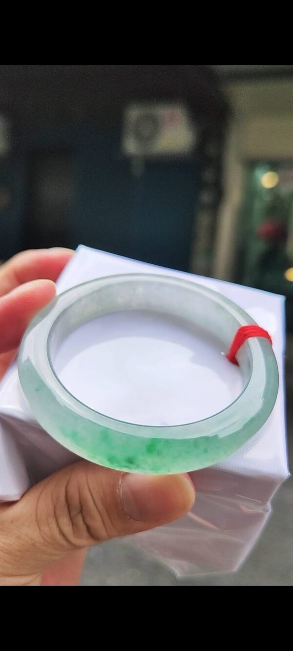 img_1538 ✨ 放光玻璃種飄綠花 正圈手鐲💚 天然緬甸玉A貨