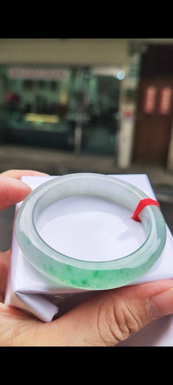 img_1551 ✨ 放光玻璃種飄綠花 正圈手鐲💚 天然緬甸玉A貨