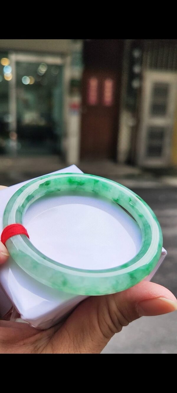 ✨ 冰透飄陽綠花圓骨正圈手鐲