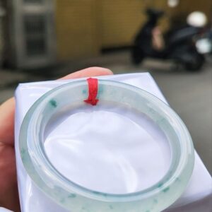 ✨ 放光玻璃種圓骨飄花 正圈手鐲

💚 天然緬甸玉A貨