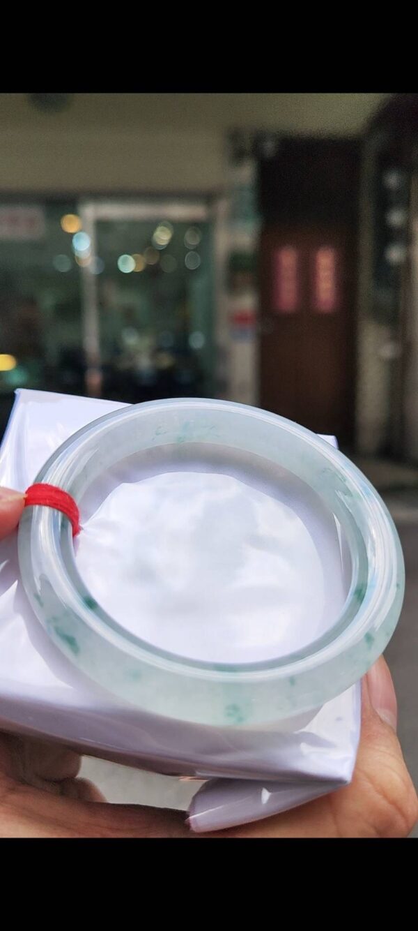 img_1765 ✨ 放光玻璃種圓骨飄花 正圈手鐲
💚 天然緬甸玉A貨