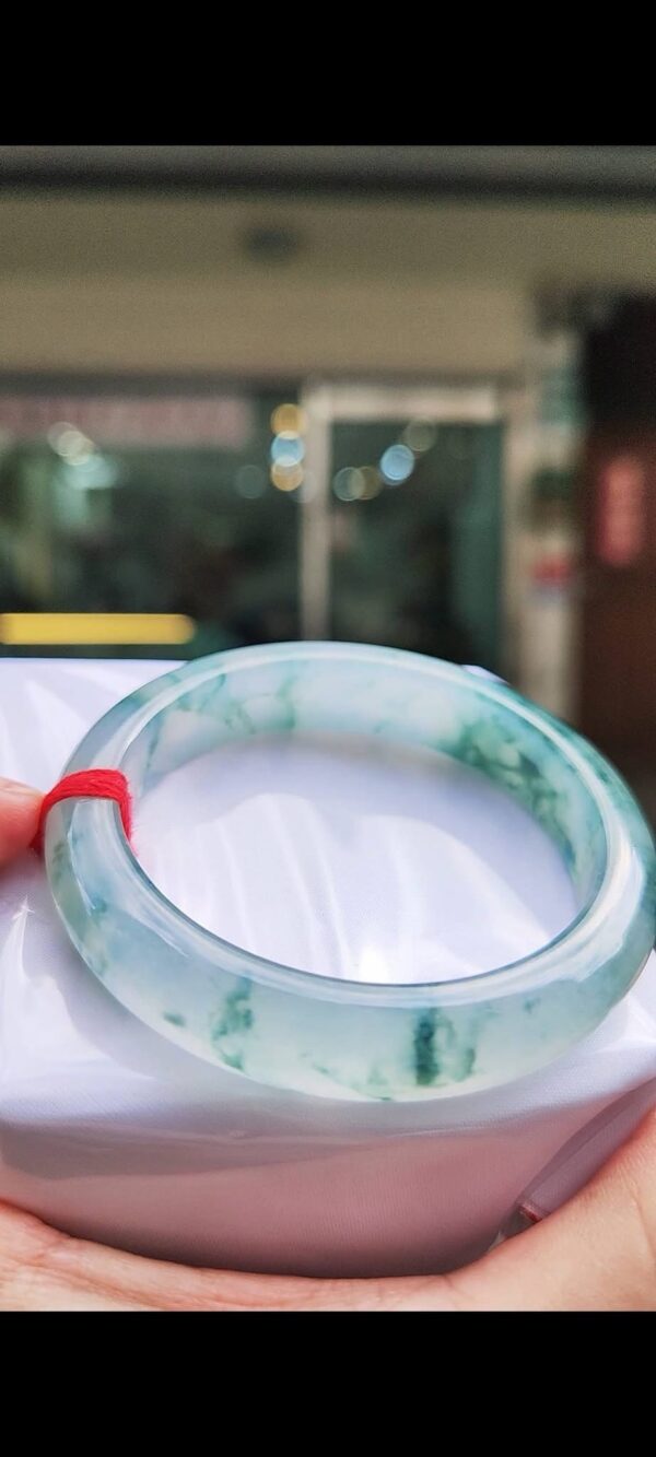 img_1916 ✨ 頂級放光玻璃種飄花正圈手鐲
💚 天然緬甸玉A貨