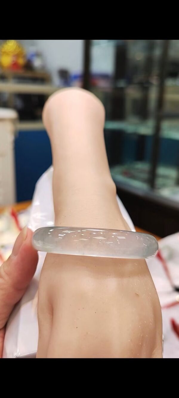 img_5609 ✨ 頂級木拿放光玻璃種三彩正圈手鐲
💚 天然緬甸玉A貨