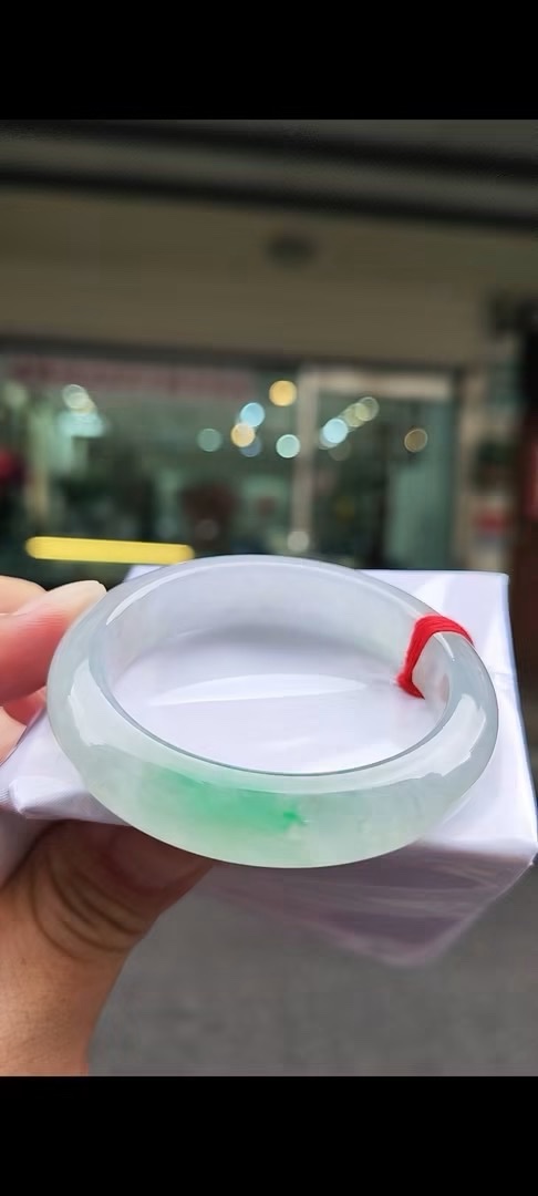 ✨ 冰波種飄陽綠正圈手鐲💚 天然緬甸玉A貨