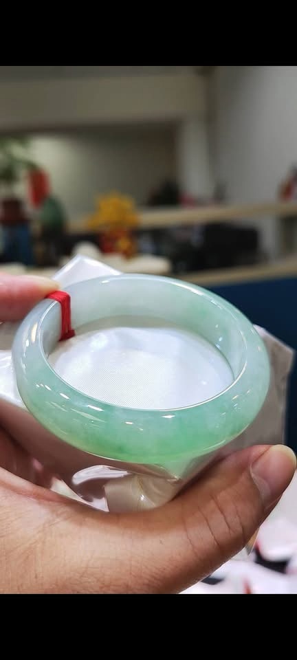 img_8492-2 ✨冰透超寬版飄綠花正圈手鐲💚 天然緬甸玉A貨
