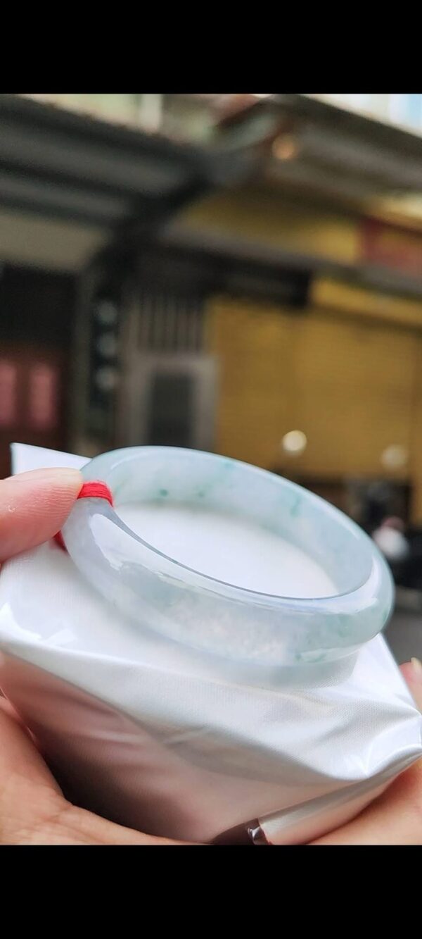 img_3411 ✨ 木拿放光玻璃種飄花正圈手鐲
💚 天然緬甸玉A貨