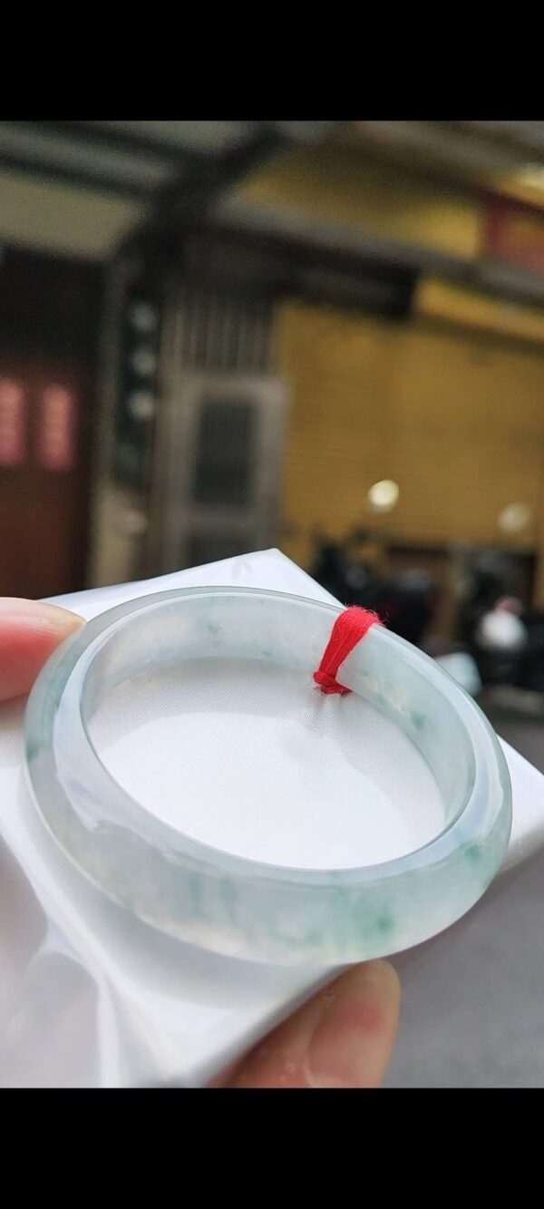 img_3415 ✨ 木拿放光玻璃種飄花正圈手鐲
💚 天然緬甸玉A貨